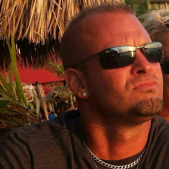 Meet your Posher, Ryan 🇮🇹🇺🇸♏🤙🎼🌴🔆🏖🥂✌💚👌 - Picture 6 of 6